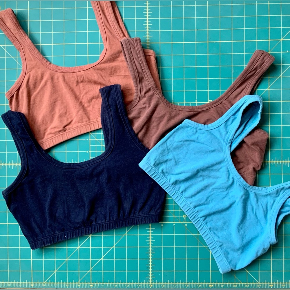 ARQ Full coverage bra BUNDLE - size M GUC